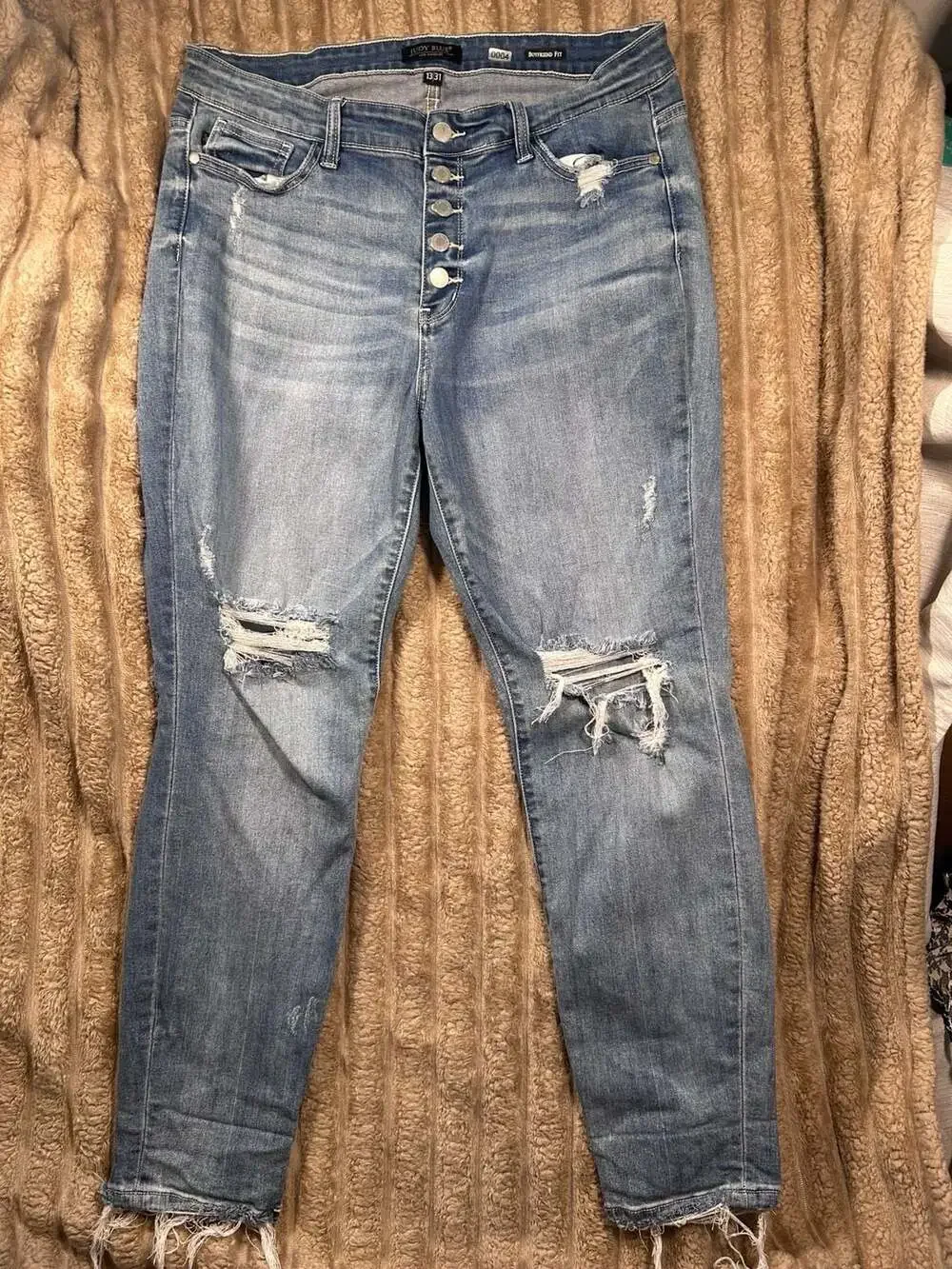 0004.) Judy Blue High Rise Button Fly Distressed Boyfriend Fit Jeans 13/31